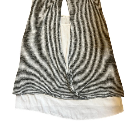 🐘 White House Black Market Striped Layered Tank - Picture 2 of 4